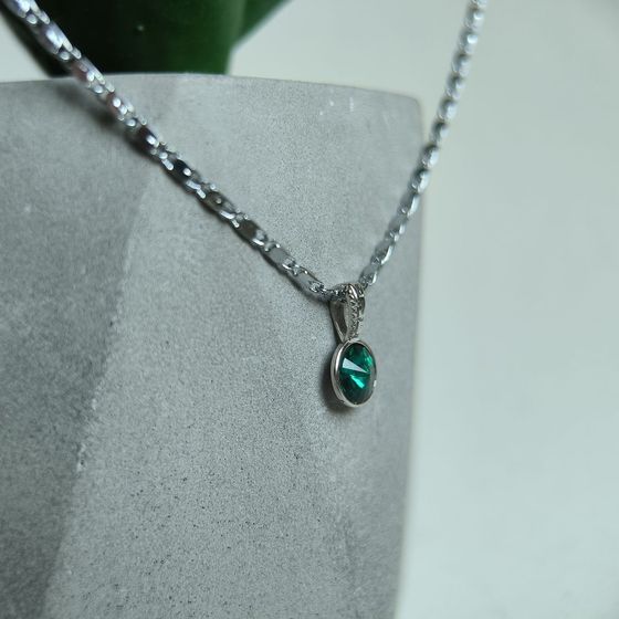 Silver pendant with phianites