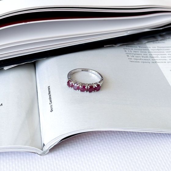 Silver ring with a 2.042-carat ruby