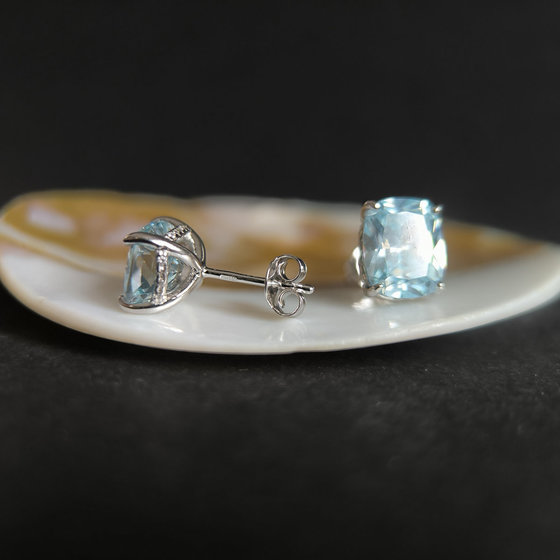 Silver earrings with cubic zirconia