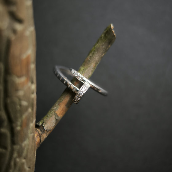 Срібна каблучка з фіанітами 0.12ct