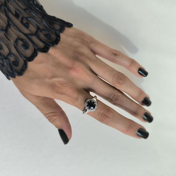 Срібна каблучка з сапфіром 2.093ct, фіанітами