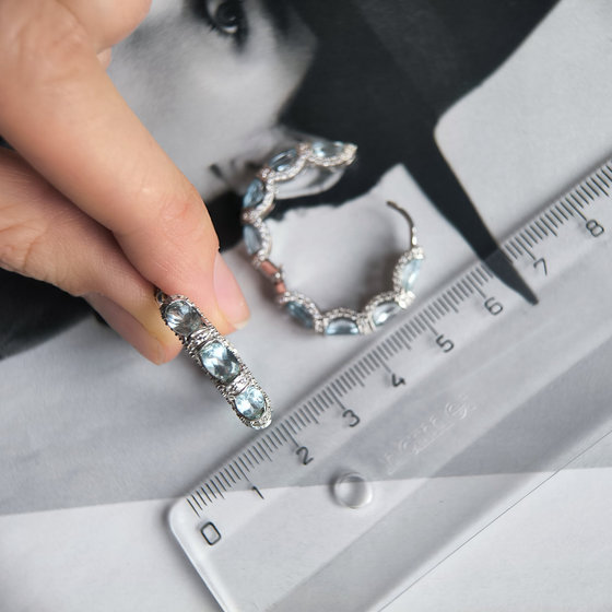 Срібні сережки з топазом 11.8ct, фіанітами