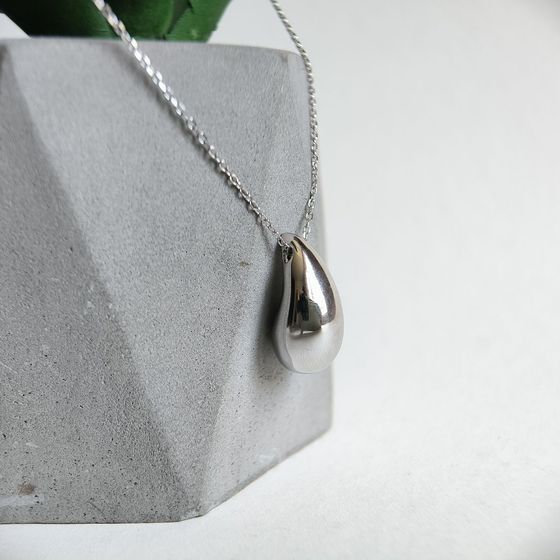 Silver necklace without stones