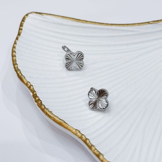 Срібні сережки без каменів