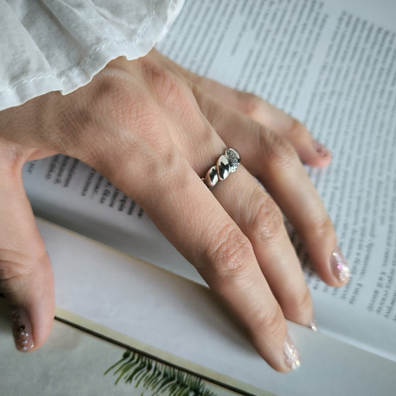 Серебряное кольцо с фианитами