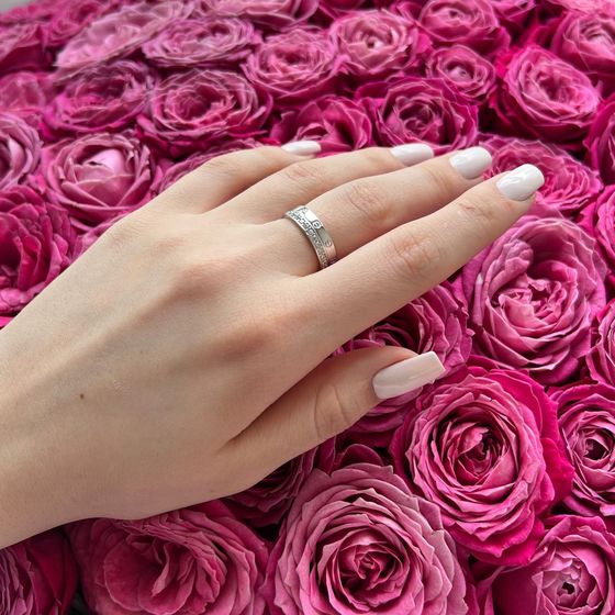 Золотое кольцо с фианитами 0.62ct
