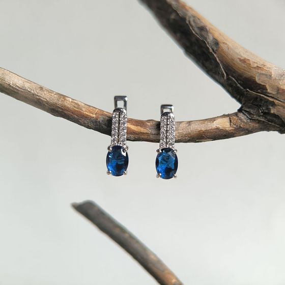 Серебряные серьги с сапфиром nano 1.41ct, фианитами
