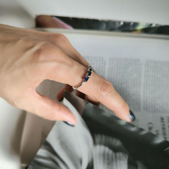 Серебряное кольцо с сапфиром