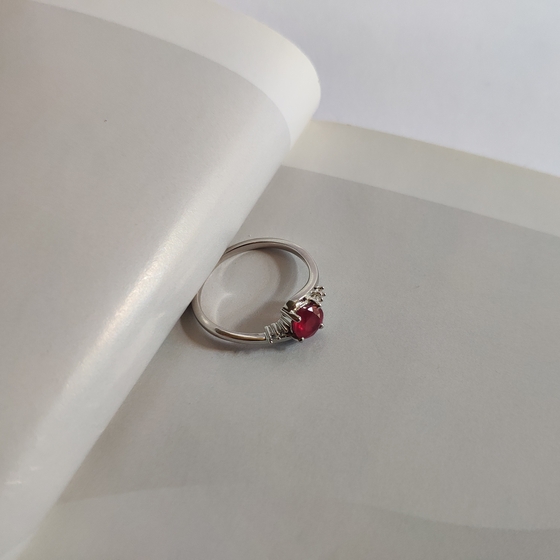 Серебряное кольцо с рубином 0.756ct