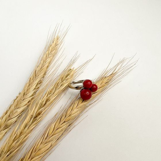 Срібна каблучка з коралом