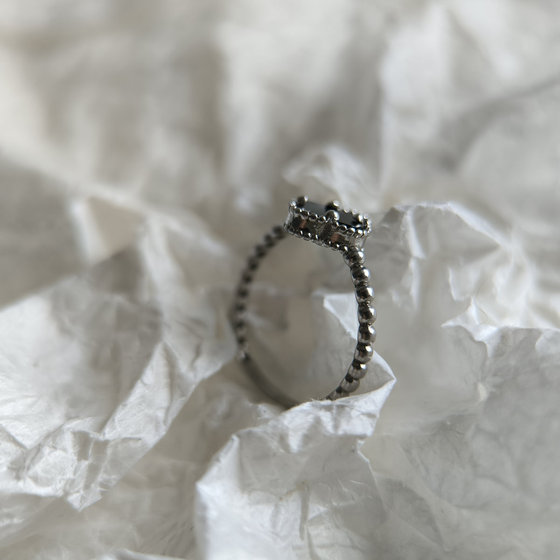 Серебряное кольцо с ониксом