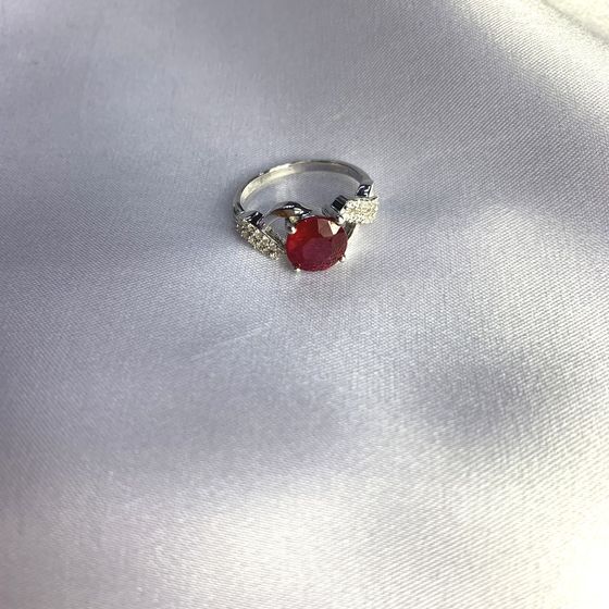 Серебряное кольцо с рубином 3.071ct