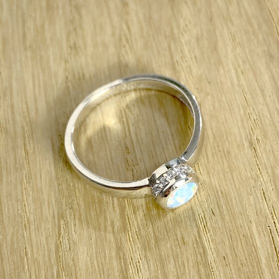 Серебряное кольцо с опалом 0.188ct