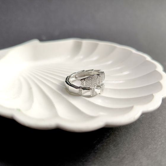 Срібна каблучка з фіанітами