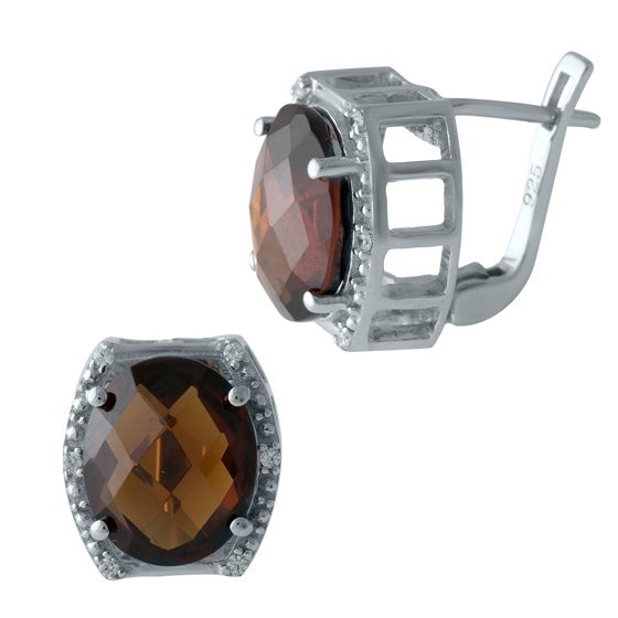 Silver earrings with garnet