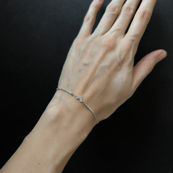 Silver bracelet with cubic zirconia