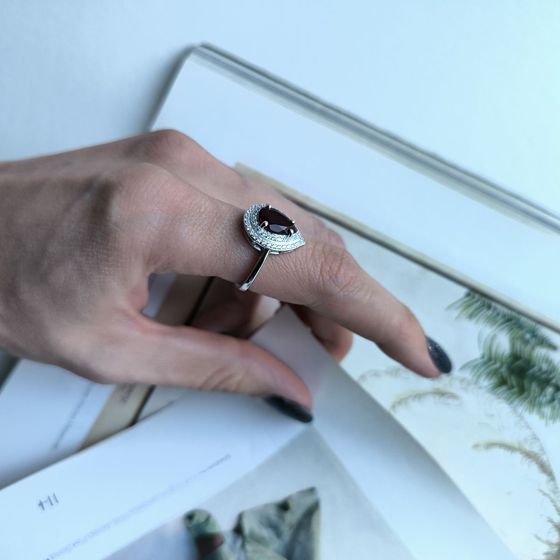 Серебряное кольцо с гранатом 2.18ct