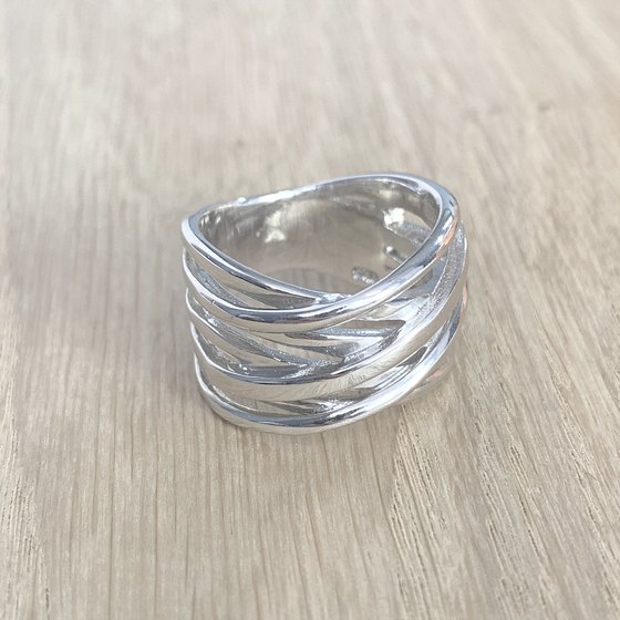 Серебряное кольцо без камней