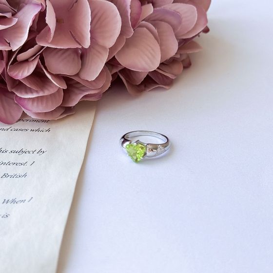 Срібна каблучка з хризолітом 2.108ct