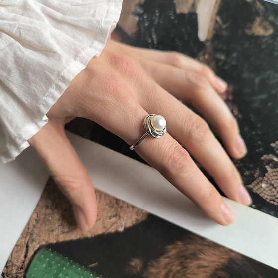 Silver ring with pearl