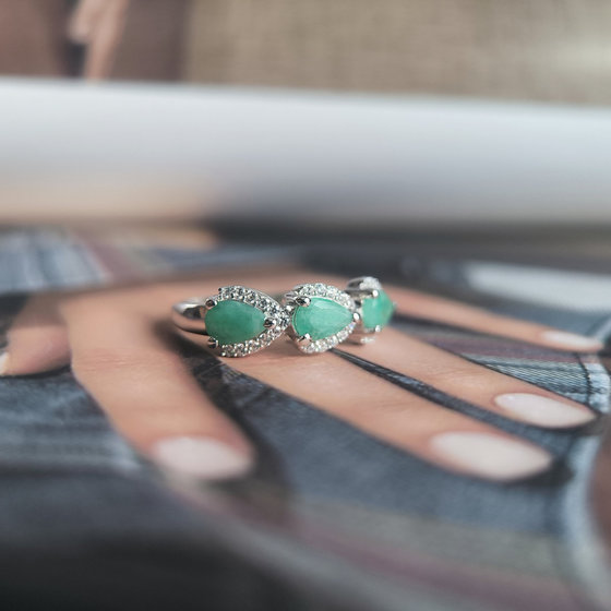 Silver ring with emerald 1.432ct