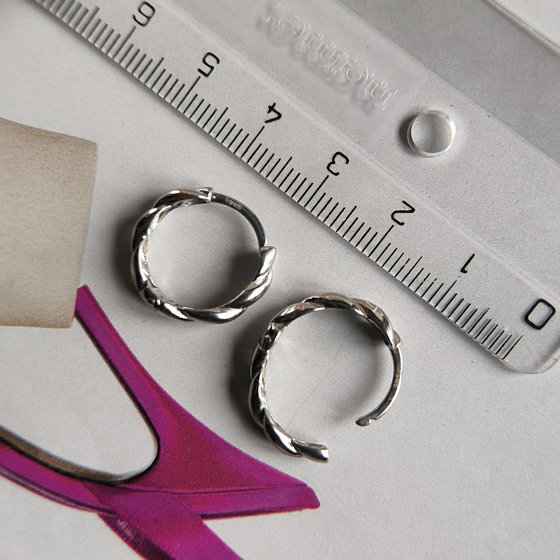 Срібні сережки без каменів