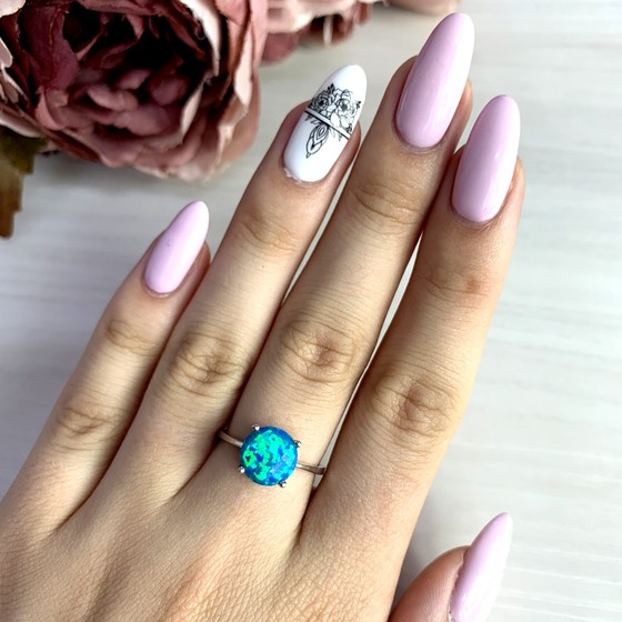 Серебряное кольцо с опалом