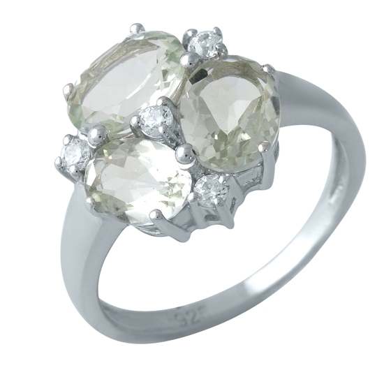 Серебряное кольцо с зеленим аметистом