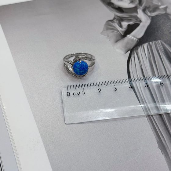 Sterling silver ring with opal 1.94ct, phianites