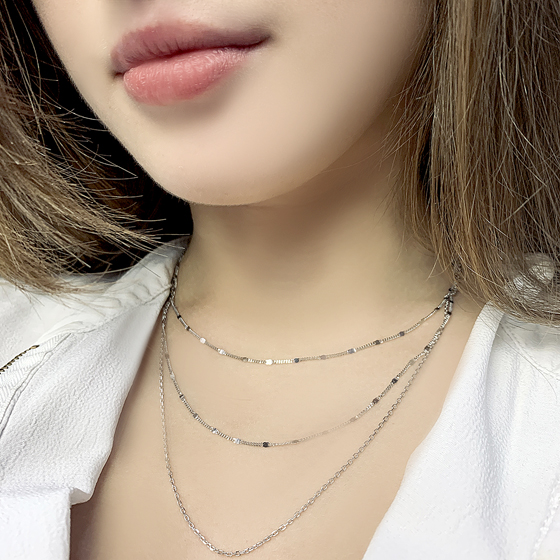 Silver necklace without stones