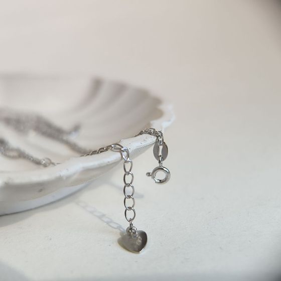 Silver necklace without stones