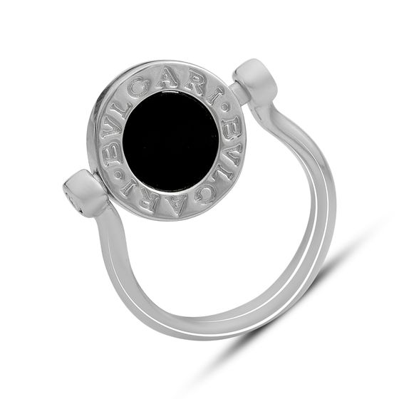 Silver ring with onyx