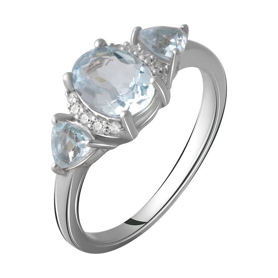 Silver ring with a 2.195-carat topaz