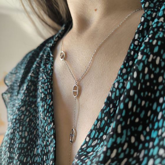 Silver necklace without stones