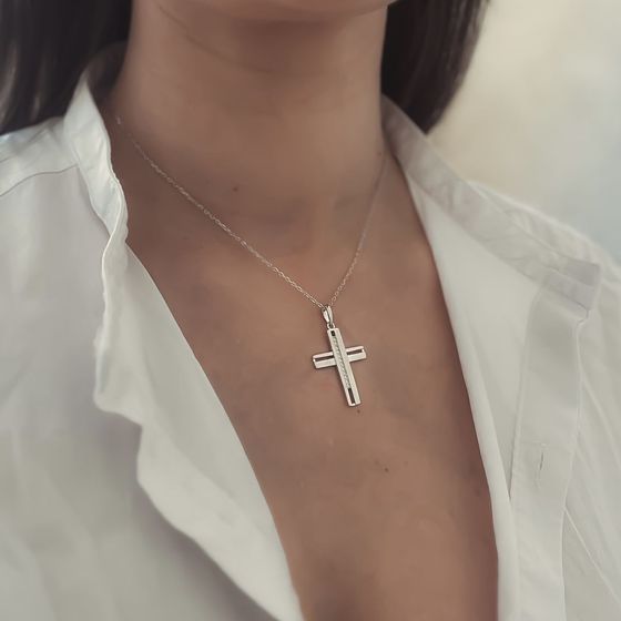 Silver necklace with phianites