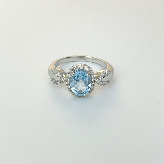 Серебряное кольцо с топазом 2.15ct