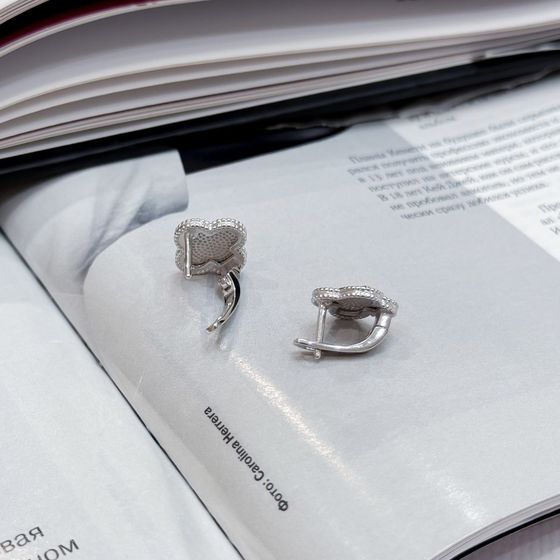 Срібні сережки без каменів