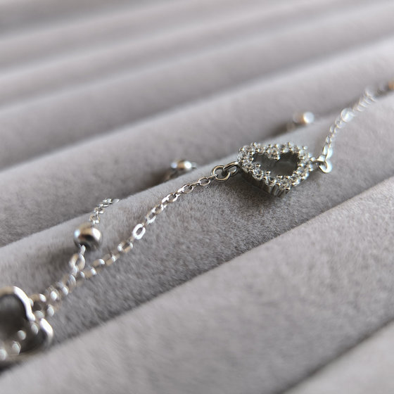 Silver bracelet with cubic zirconia