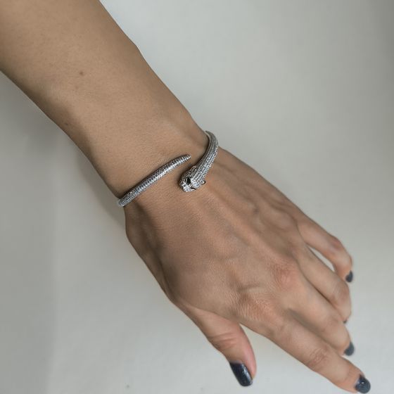 Silver bracelet with phianites