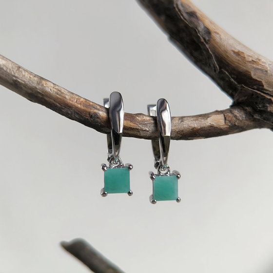 Срібні сережки зі смарагдом 1,13 карата