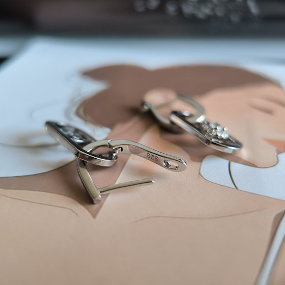 Срібні сережки з фіанітами