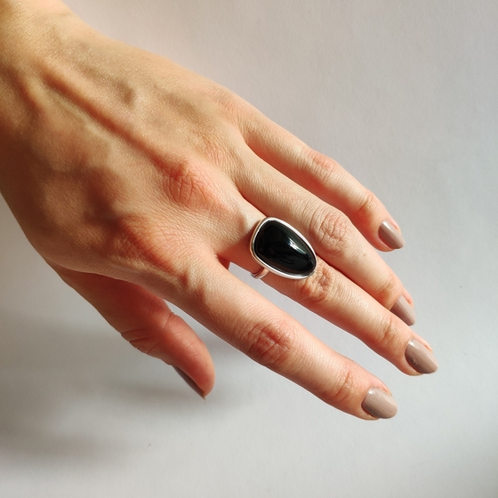 Серебряное кольцо с ониксом 15.194ct