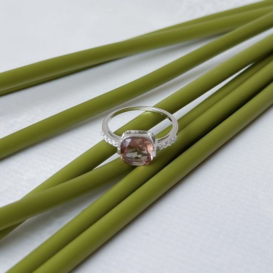 Silver ring with sultanite