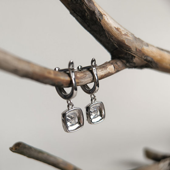 Silver earrings with cubic zirconia