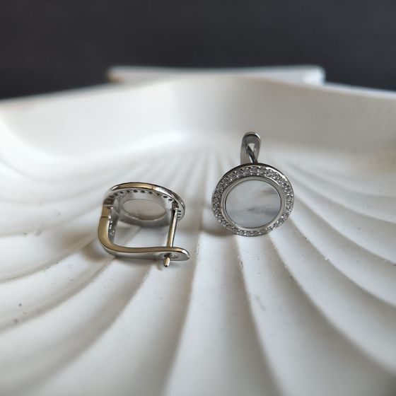 Срібні сережки з перламутром, фіанітами