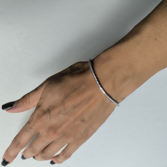 Silver bracelet with phianites