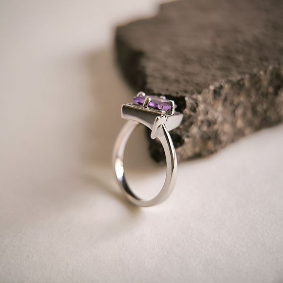 Срібна каблучка з аметистом 1.492ct