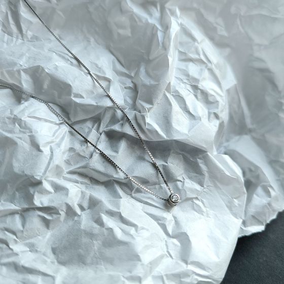 Silver necklace with phianites