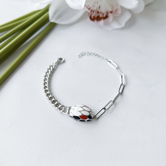 Silver bracelet with yemallu