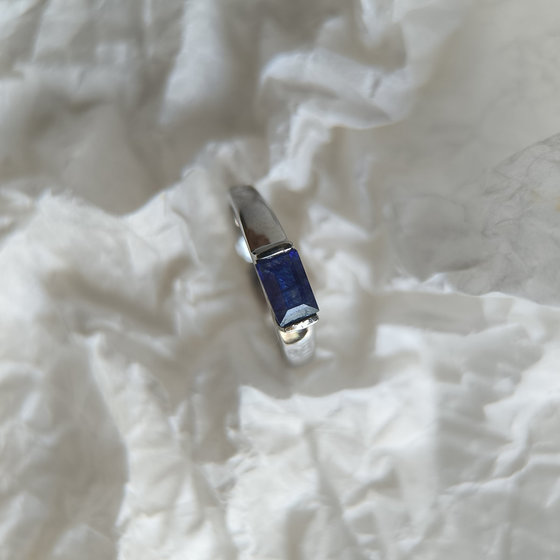 Серебряное кольцо с сапфиром 0.779ct